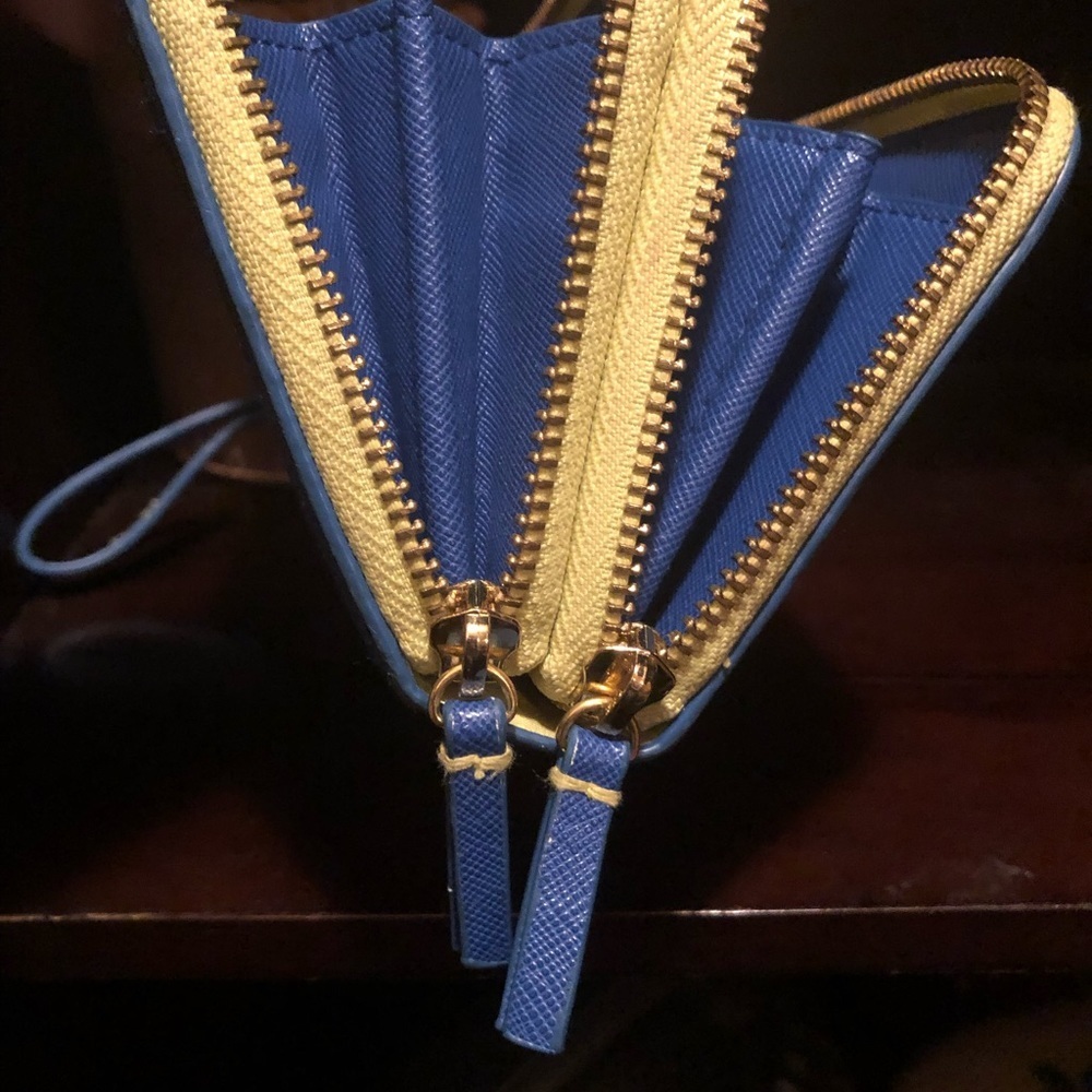Indigo Blue Wristlet - Picture 5 of 9